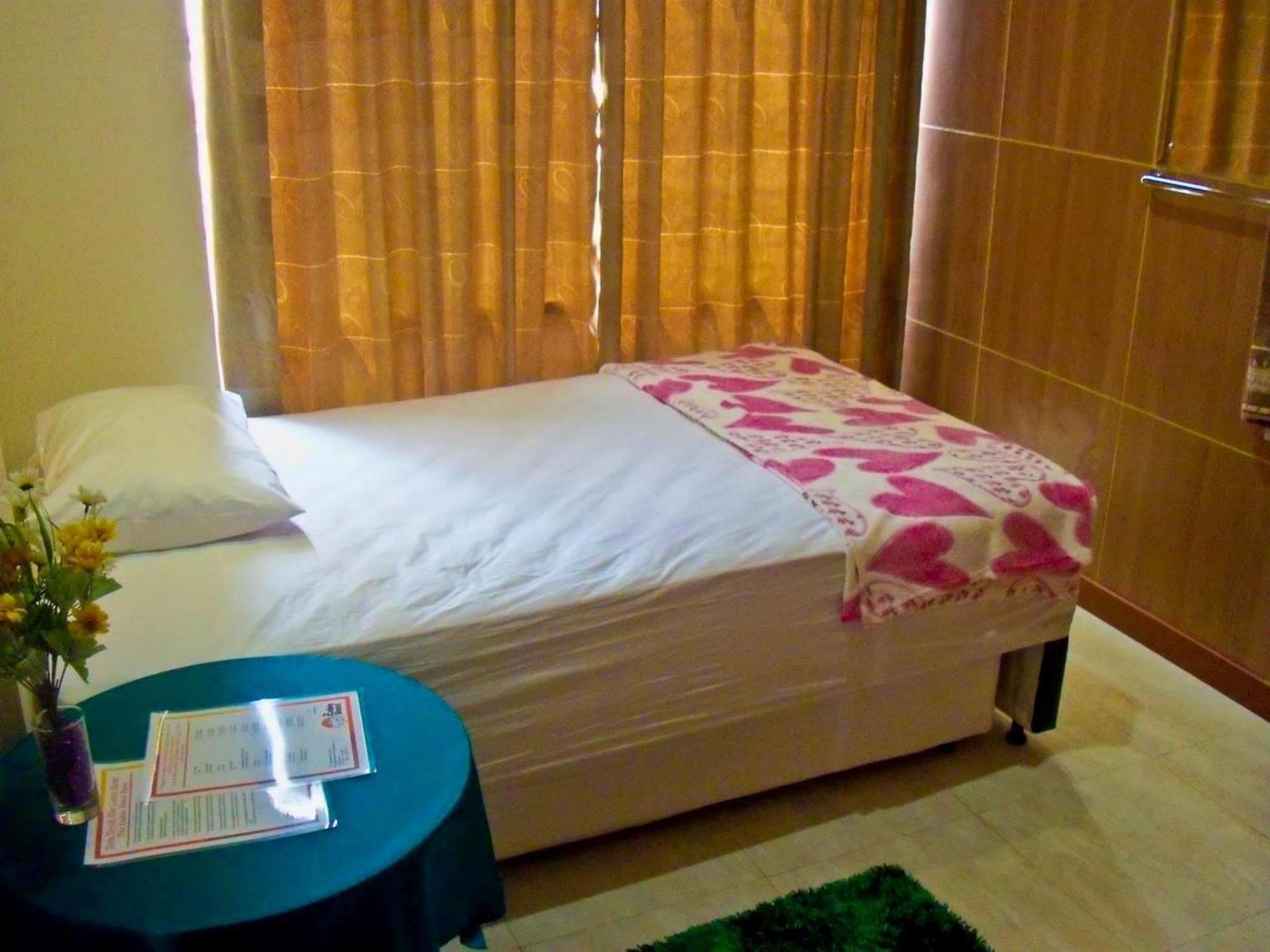 The Cabin Hotel Gandekan Джокякарта Екстериор снимка